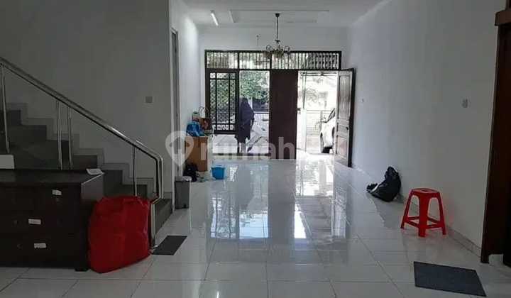 Di Jual Rumah Taman Kebun Jeruk Intercon Siap Huni SHM