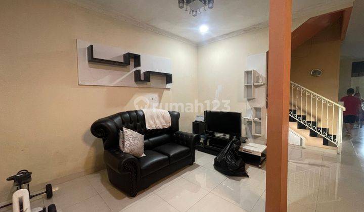 Dijual Rumah Taman Royal 2 Lantai Semi Furnished 1