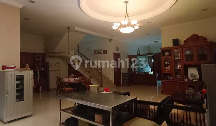 Di Jual Rumah Taman Palem Lestari Jakbar Semi Furnished 2