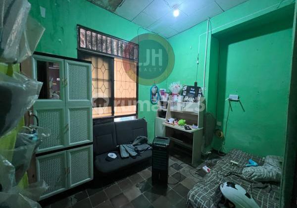 Rumah di jalan Tampomas 2