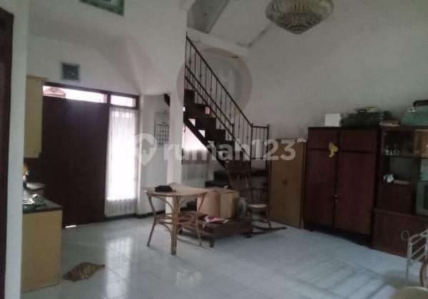 Ready-to-occupy house in Puri Anjasmoro 2
