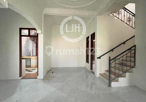 Rumah Mewah di Bukit Sari 2