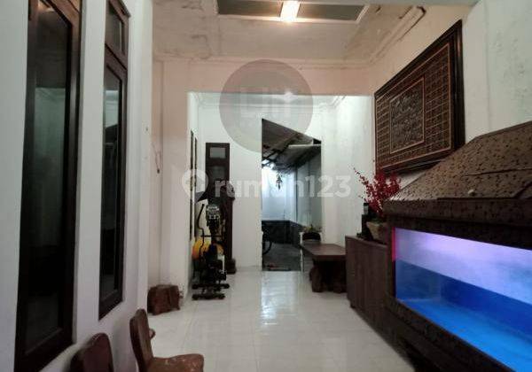 Rumah siap huni di jalan Nakula Sadewa 2
