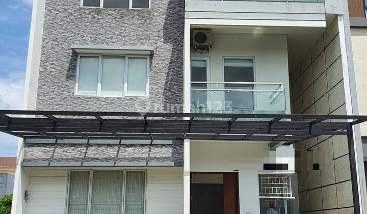 Di Rumah Sutera Onyx Alam Sutera Luas 200 Hadap Selatan SHM 1