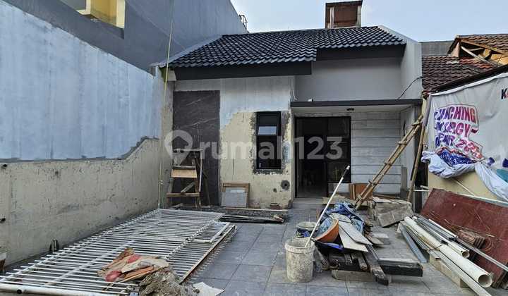 FOR SALE RENOVATED HOUSE STRATEGIC LOCATION IN CATALINA GADING SERPONG