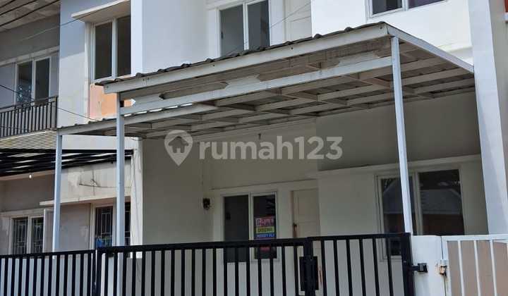 Disewakan Rumah 2 Lantai Siap Huni Di Cluster Catalina Gading Serpong Disewakan Rumah 2 Lantai Siap Huni Di Cluster Catalina Gading Serpong