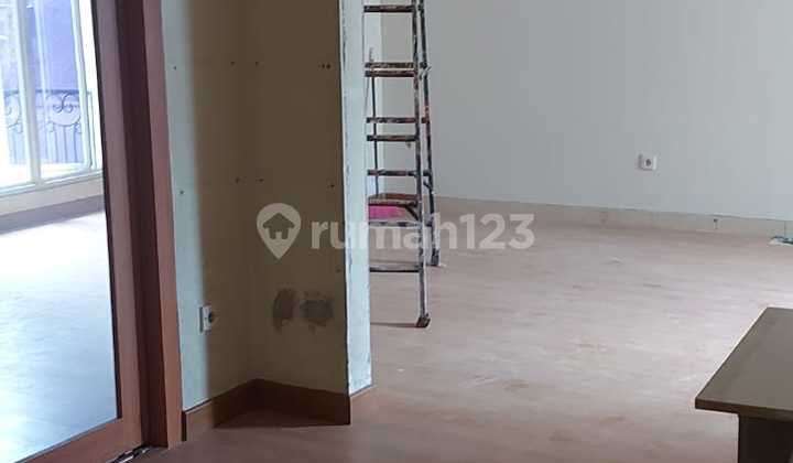 Nice House For Rent. Neat In Crystal Gading Serpong Cluster 2