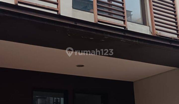 Dijual Cepat Rumah 3 Lantai Rapih Siap Huni di Whelford At Greenwich Park Bsd 1