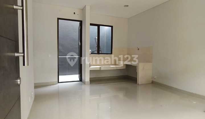 FOR RENT QUICKLY, NICE TWO-STORY CORNER HOUSE IN VANYA PARK BSD CITY