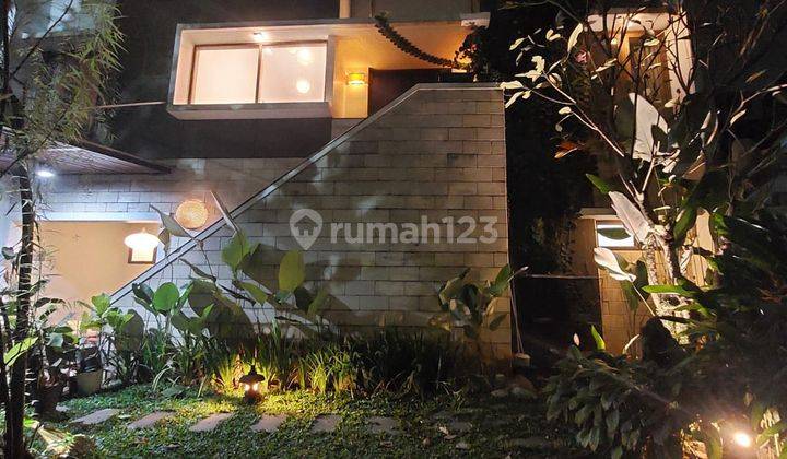 Disewakan Rumah Bagus, Asri Ala Villa Bangunan Mandiri Modern di The Icon Bsd 1