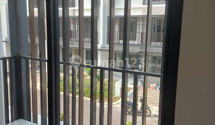 For Sale/Rent Beautiful Nice House in Leonora Cluster Gading Serpong 2