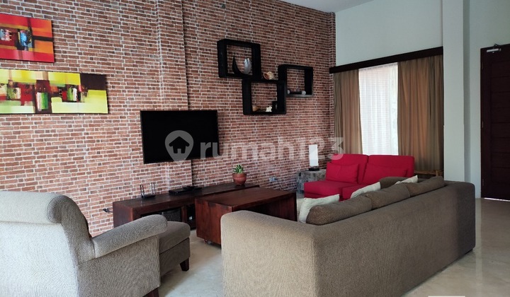 Villa A fully furnished and comfortable 3 Bedroom For Rent In Canggu