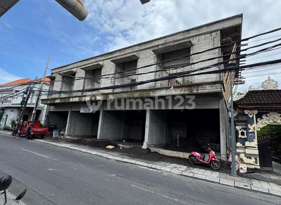 Commercial Shophouse For Rent, Ground Floor, Prime Opportunity in Padang Linjong, Canggu