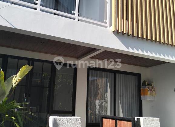 Compact Modern 2-Bedroom House For Rent Near Nyanyi & Nuanu Beaches.