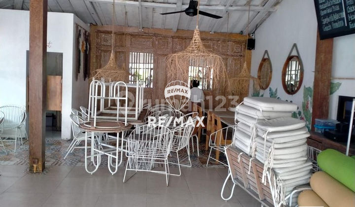 Restaurant Business Takeover Opportunity For Rent In Batu Bolong, Canggu