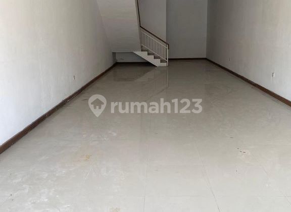 For Rent 3-Story Strategic Shop House on Main Road Jimbaran 2