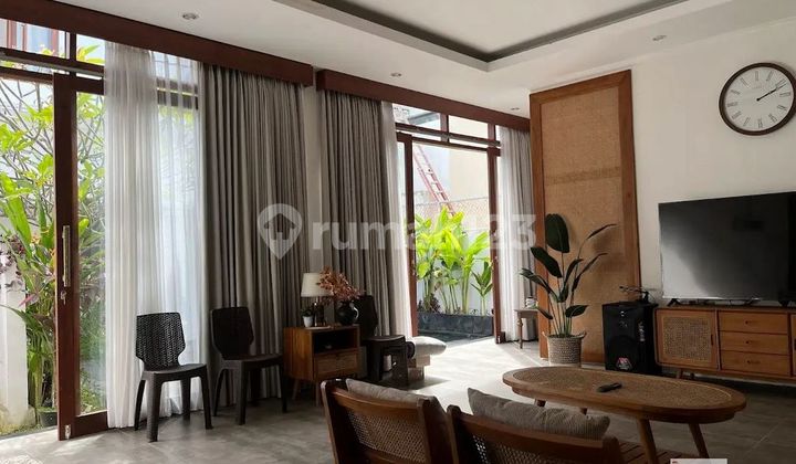 Villa 5 Bedroom For Rent In Prime Location In Jimbaran
