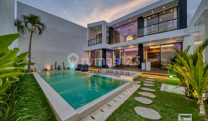 3 Bedroom Modern Villa For Rent In The Heart Of Berawa, Canggu