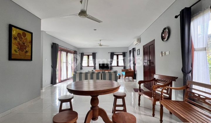 Villa 4 Bedroom Furnished For Sale In Jimbaran