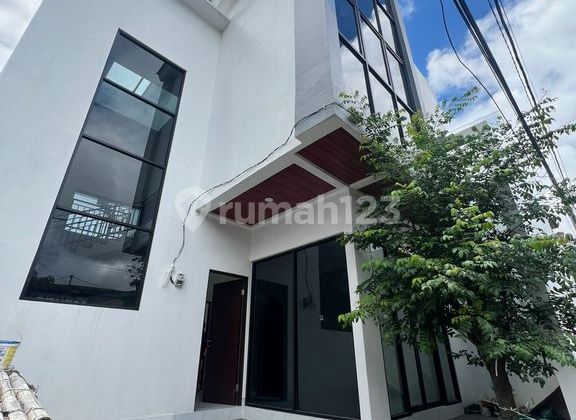 Villa 3 Bedrooms With Private Pool For Sale In Padonan, Canggu