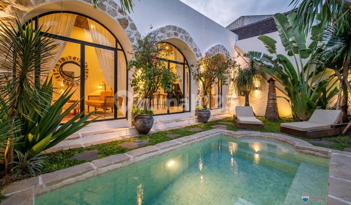 Modern Villa For Leasehold 25 Years In Prime Berawa, Canggu