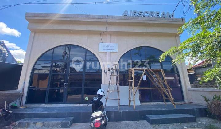 Shop In One Of The Most Strategic And High-Traffic Areas In Canggu For Rent In Berawa, Canggu
