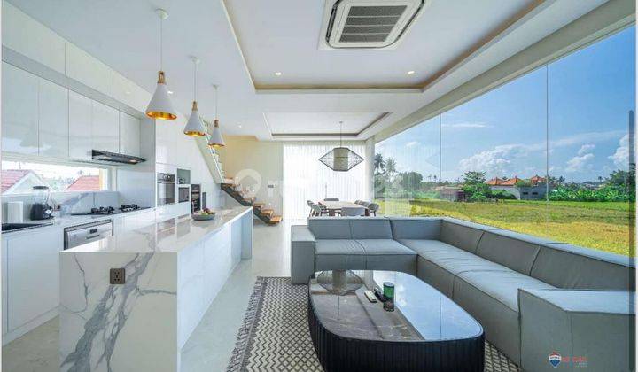 Luxury Villa for Rent with a Modern Concept on Jalan Pantai Seseh! 2