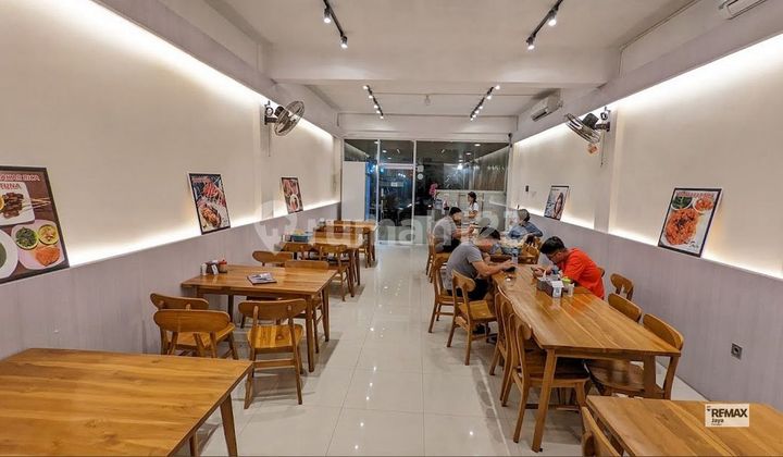 Ruko 3 Lantai Dikelilingi Destinasi Kuliner Serta Kawasan Ramai Wisatawan Dijual Di Kuta Ruko 3 Lantai Dikelilingi Destinasi Kuliner Serta Kawasan Ramai Wisatawan Dijual Di Kuta