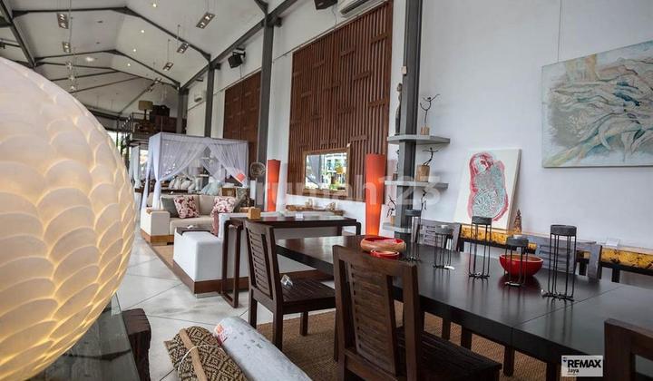 Commercial Showroom Opportunity In Jimbaran