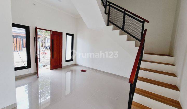  Rumah Baru Cantik 2 Lt Akses 10,5m di Gumpang, Kartosuro 2