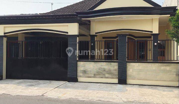  Rumah Bagus Strategis Pinggir Jalan Semi Furnished 1