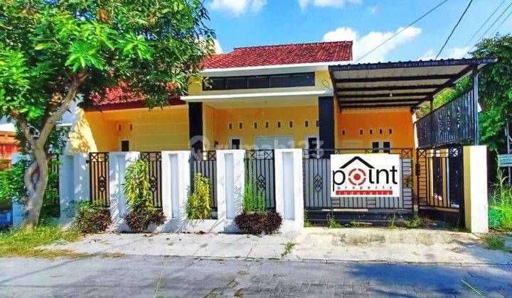  Rumah Bagus Semi Furnished Dekat Kampus UNS Dan ISI 1