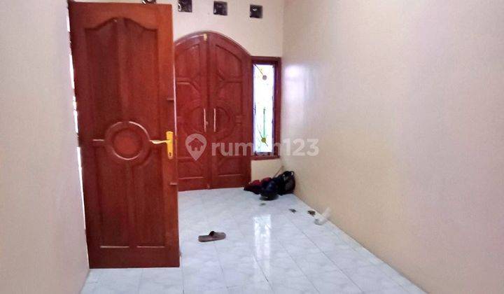 Rumah 2 Lantai Dekat Luwes Gentan Letak Strategis 2