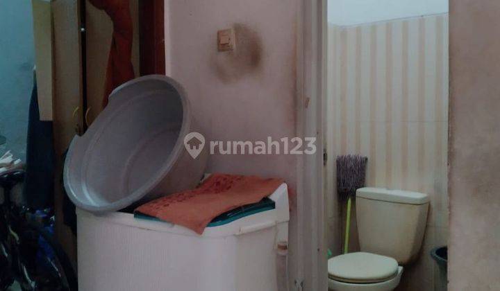 Rumah Dekat Kampus Unisri Letak Strategis 2