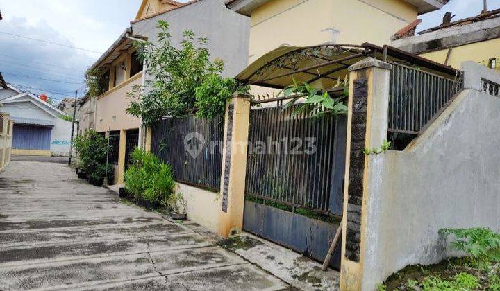 Rumah Second Nyaman Dan Letak Strategis  2