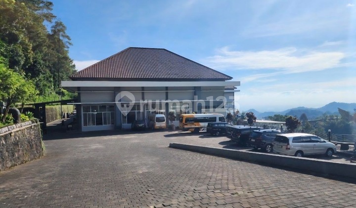 Hotel Dan Resort Aktif View Gunung Lawu.