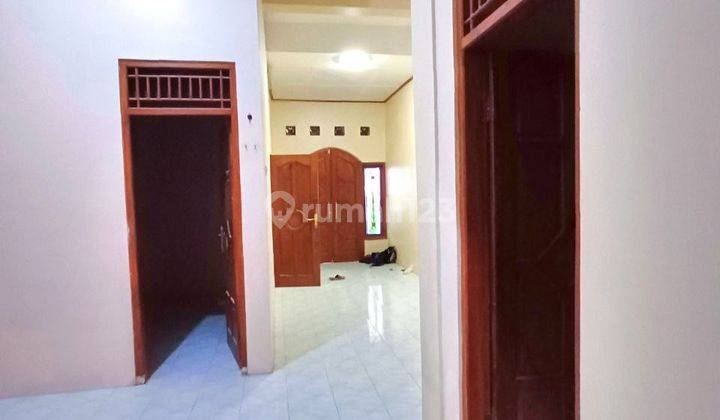 Rumah 2 Lantai Dekat Luwes Gentan Letak Strategis 2