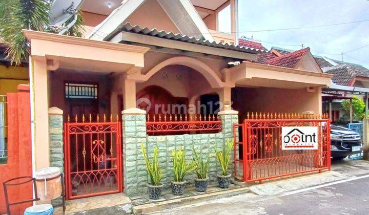 Rumah 2 Lantai Dekat Luwes Gentan Letak Strategis 1