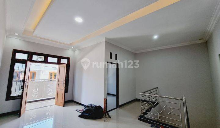 Rumah Cantik 2 Lt Modern Minimalis Dilingkungan Perumahan 2