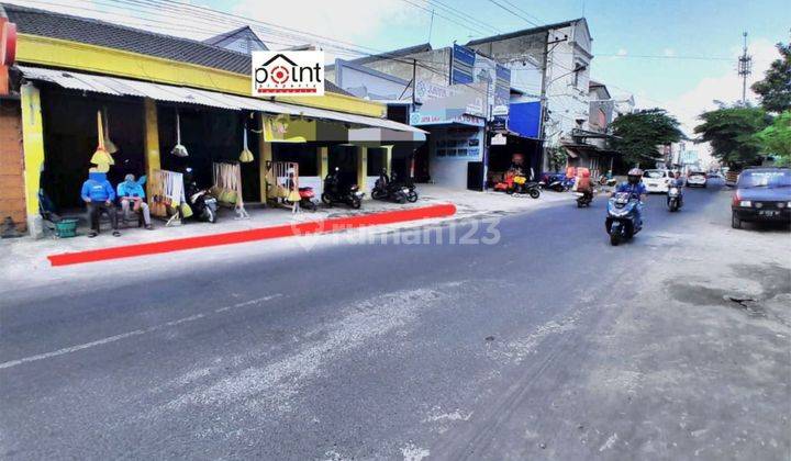 Tanah Tengah Kota Bonus Bangunan Tempat Usaha Dan Rumah Joglo 1