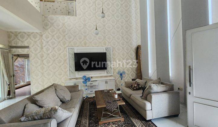 Rumah Mewah 2 Lt Furnish Plus Kolam Renang Dicolomadu 2