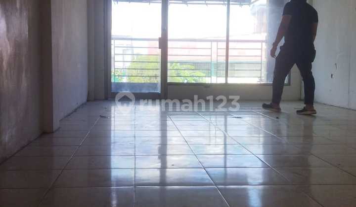 For Sale: Shophouse in the Center of Mataram City 2