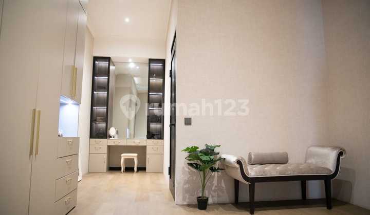 Luxurious American Classic House in the Favorite Cluster Mekar Wangi 2