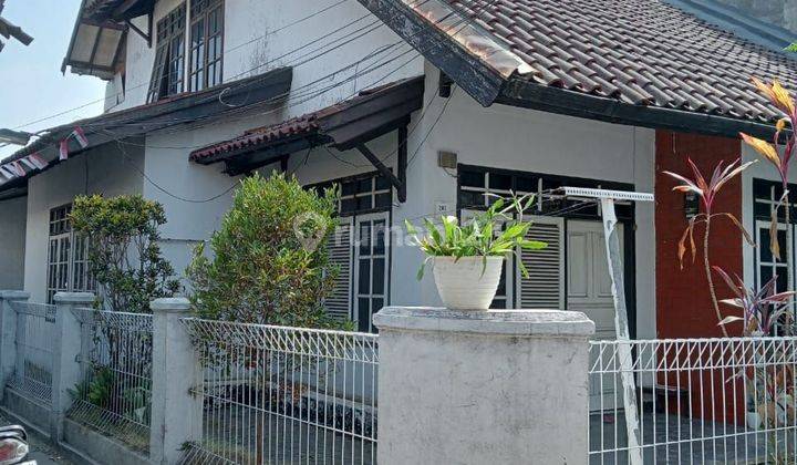 Rumah terawat di Binong Maleer Gatot Subroto 1