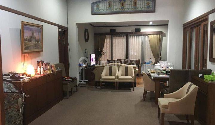 Rumah ex Guest House di sayap Riau Bandung pusat 1