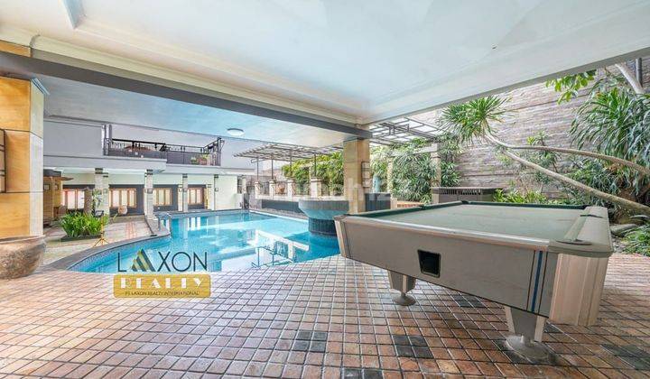 Rumah Lux dengan kolam renang di Setra Duta 2