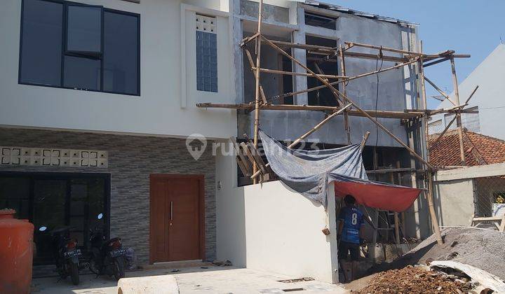 Rumah baru minimalis modern di Margahayu Raya 2