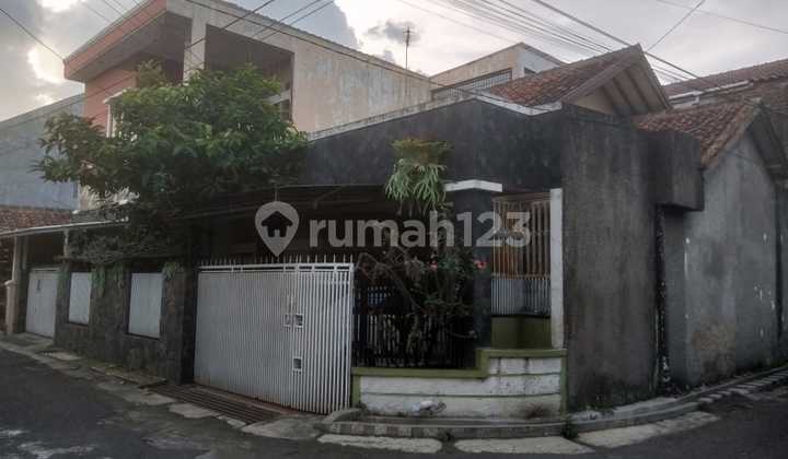 Rumah Luas Terawat Di Margahayu Raya
