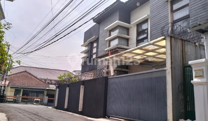 Rumah Bagus 2 Lantai Di Sukaluyu Dekat Gedung Sate Rumah Bagus 2 Lantai Di Sukaluyu Dekat Gedung Sate