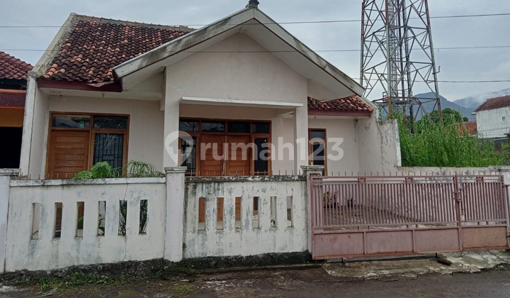 Rumah Minimalis Dekat Kawasan Wisata Cipanas Garut 1